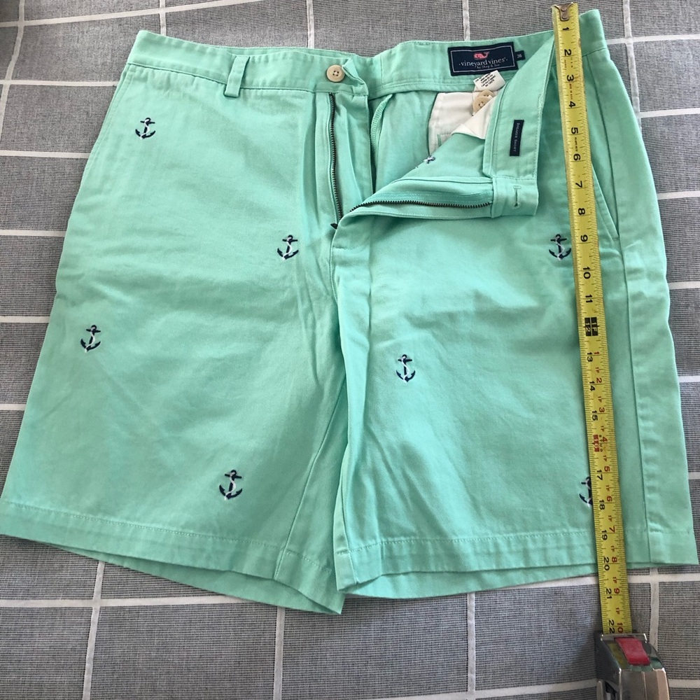 Vineyard vines green shorts - anchors - size 36 - very light use - 9” inseam.
